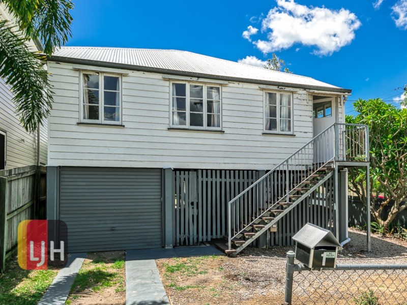 1 Baradine Street, Newmarket QLD 4051