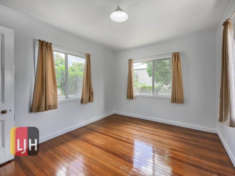 1 Baradine Street, Newmarket QLD 4051