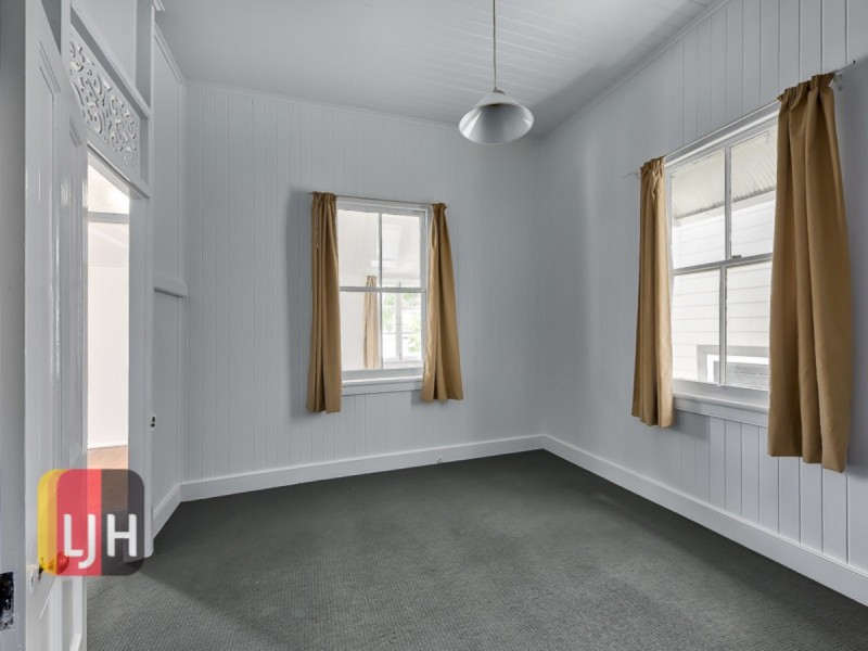 1 Baradine Street, Newmarket QLD 4051