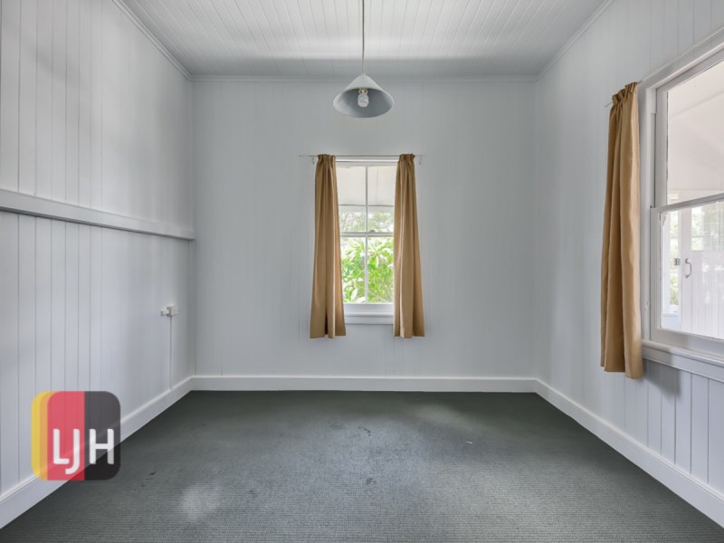 1 Baradine Street, Newmarket QLD 4051