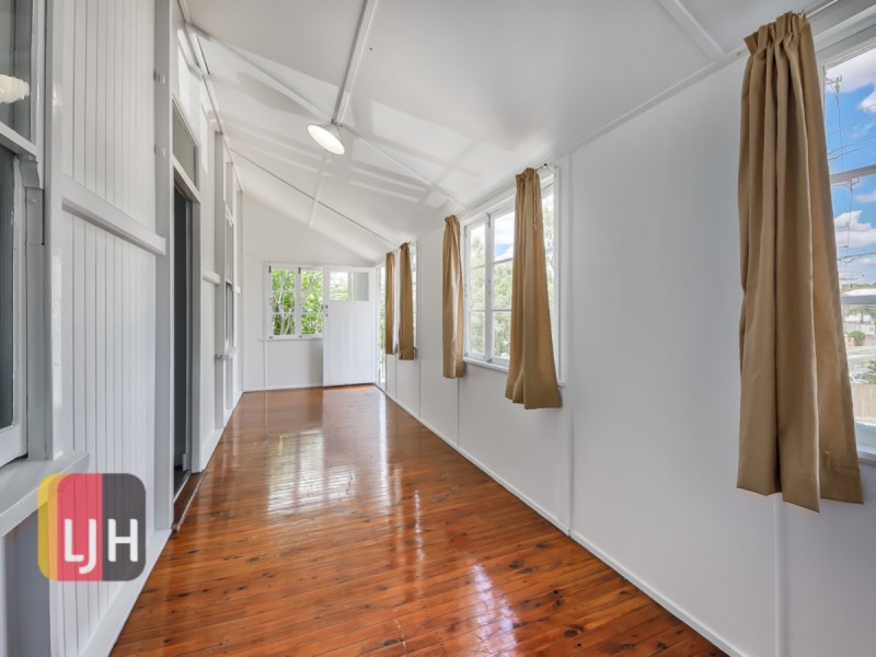 1 Baradine Street, Newmarket QLD 4051