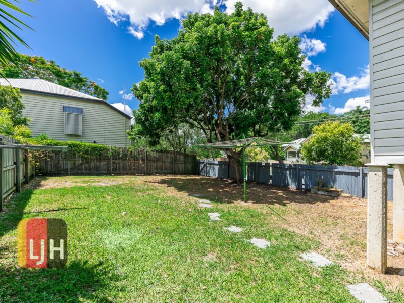 1 Baradine Street, Newmarket QLD 4051