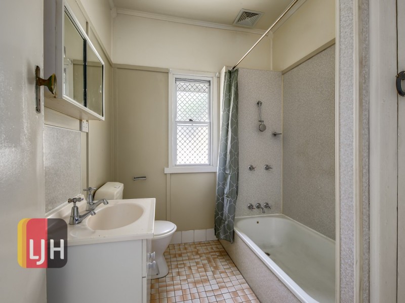 6 Nevitt Street, Stafford QLD 4053