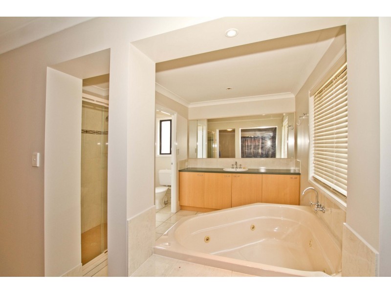 4 Capella Place, Bridgeman Downs QLD 4035