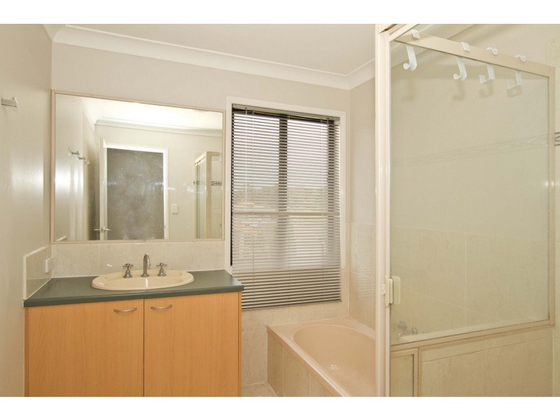 4 Capella Place, Bridgeman Downs QLD 4035