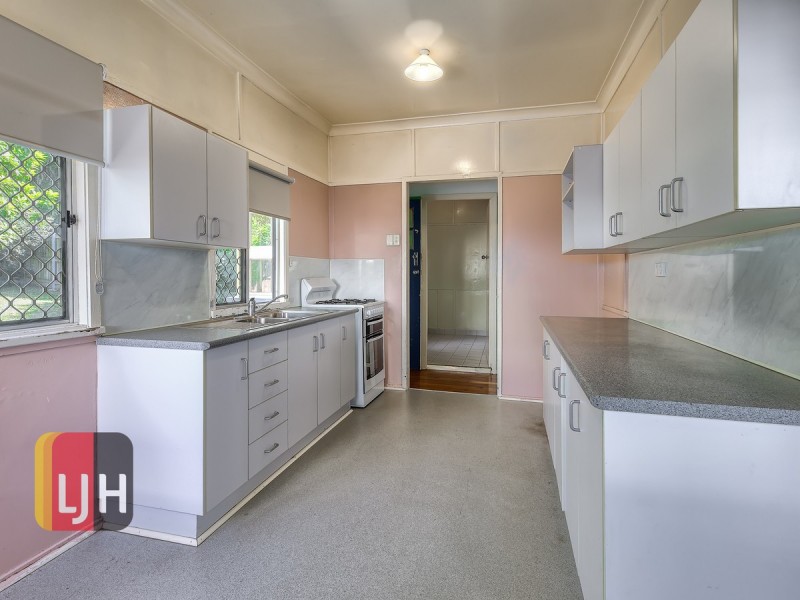 8 Yaralla Street, Chermside QLD 4032