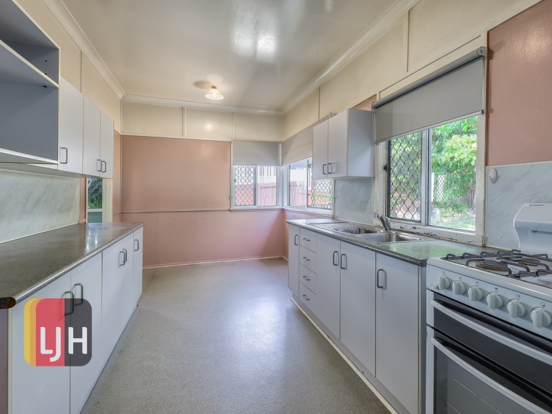 8 Yaralla Street, Chermside QLD 4032