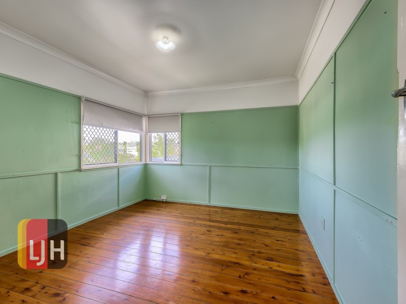 8 Yaralla Street, Chermside QLD 4032