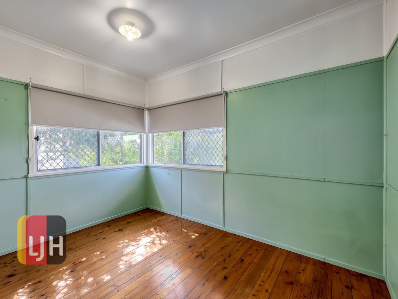 8 Yaralla Street, Chermside QLD 4032