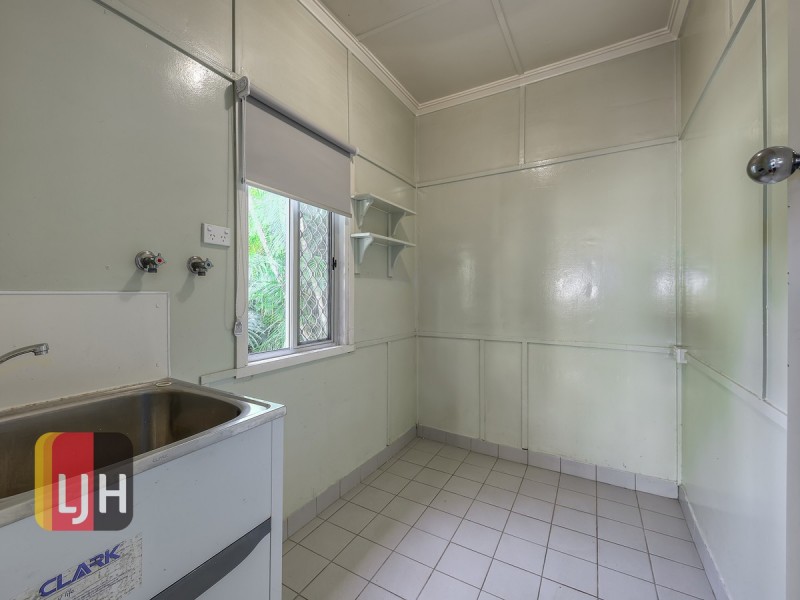 8 Yaralla Street, Chermside QLD 4032