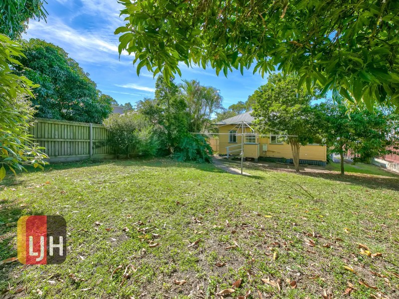 8 Yaralla Street, Chermside QLD 4032
