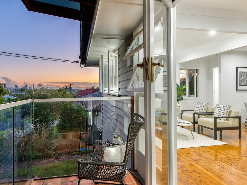 18 Wilgarning Street, Stafford Heights QLD 4053