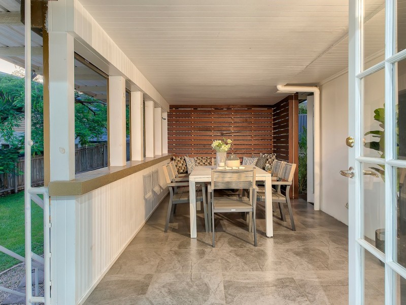 18 Wilgarning Street, Stafford Heights QLD 4053