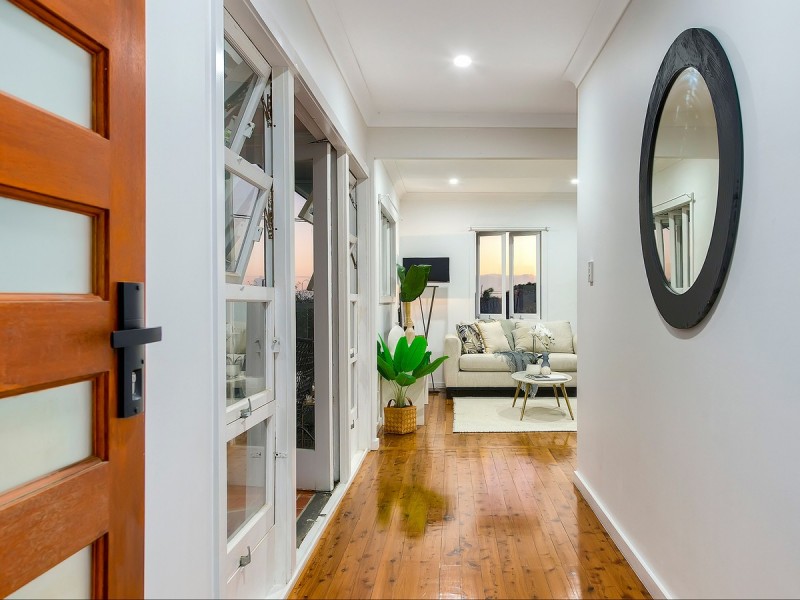 18 Wilgarning Street, Stafford Heights QLD 4053