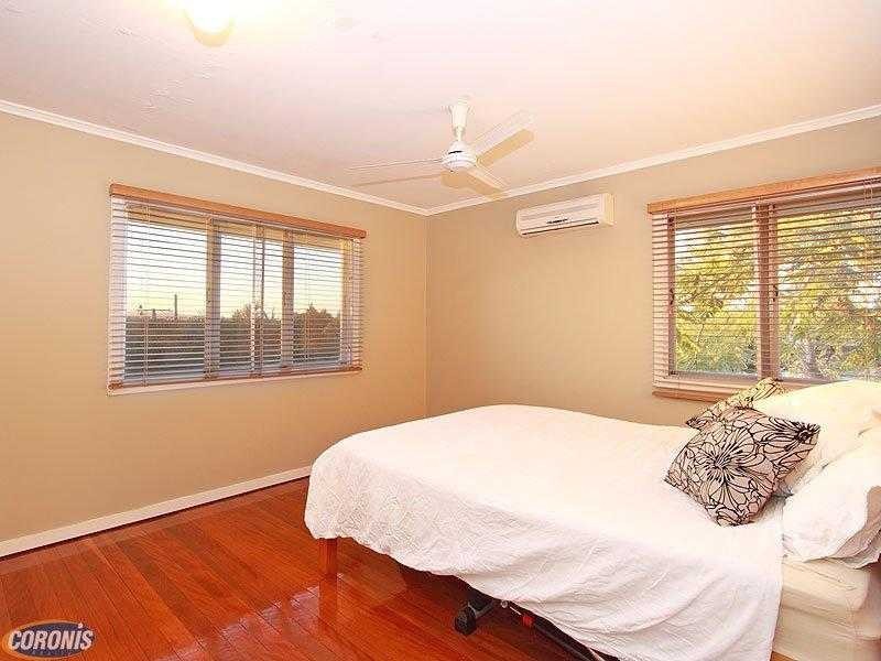 20 Burbank Street, Stafford Heights QLD 4053