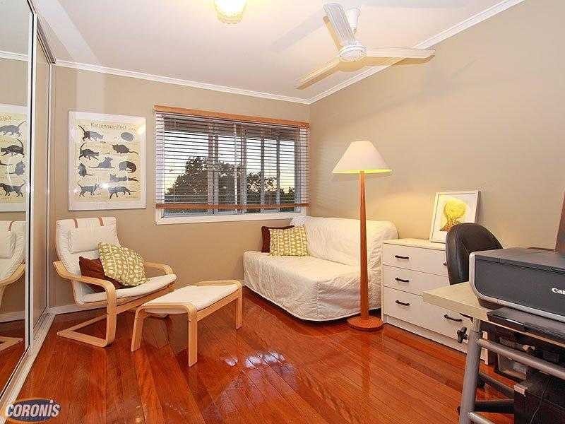 20 Burbank Street, Stafford Heights QLD 4053