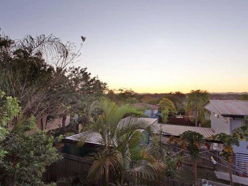 20 Burbank Street, Stafford Heights QLD 4053