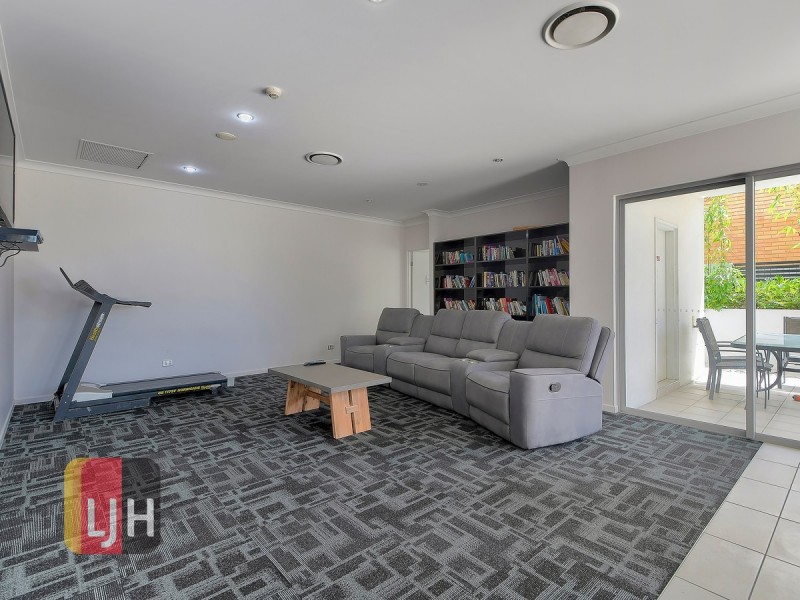 Unit 4/1 Kingsmill Street, Chermside QLD 4032