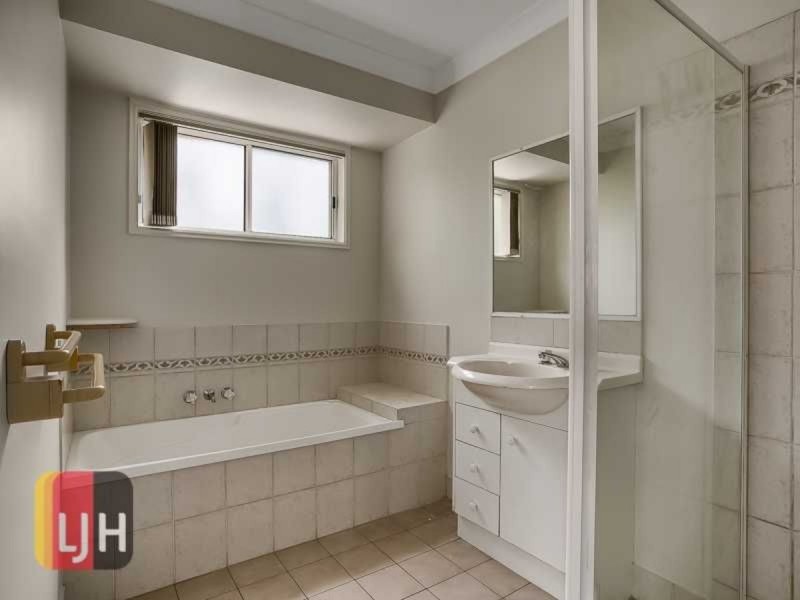 8 Perkins Street, Calamvale QLD 4116