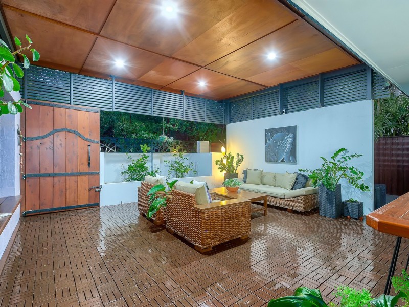 32 Caratel Street, Stafford Heights QLD 4053