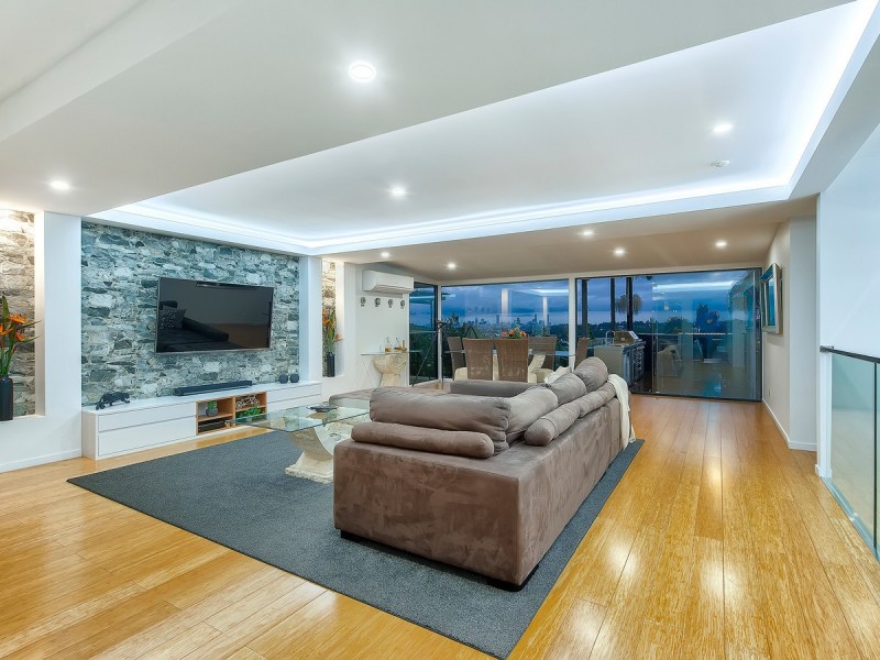 32 Caratel Street, Stafford Heights QLD 4053