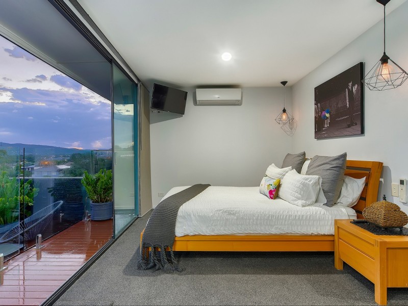 32 Caratel Street, Stafford Heights QLD 4053