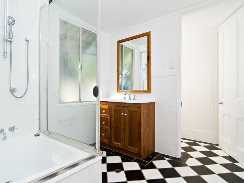 61 Woodland Street, Ashgrove QLD 4060