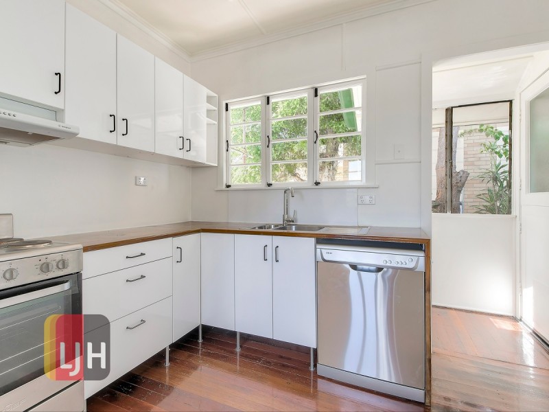 14 Koolewong Street, Stafford Heights QLD 4053