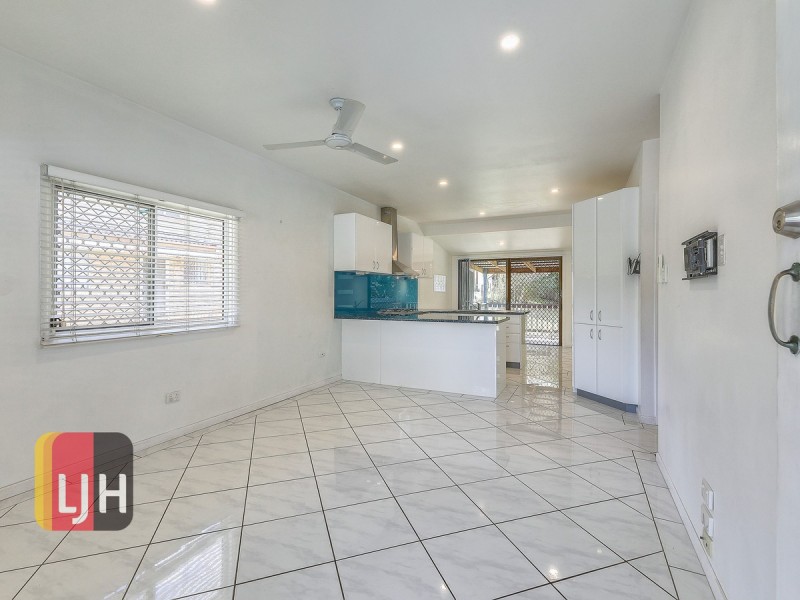 243 Kitchener Road, Stafford Heights QLD 4053
