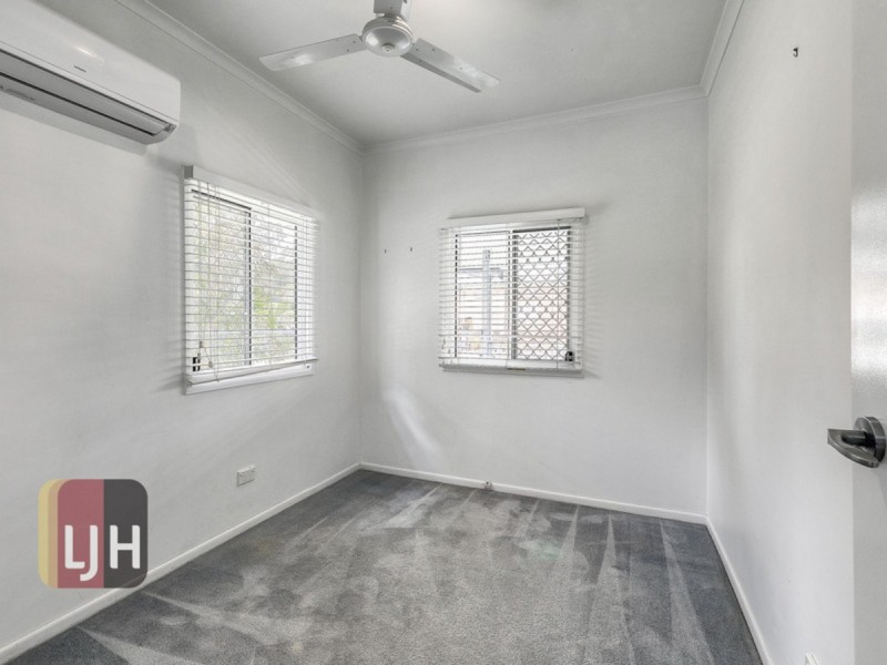 243 Kitchener Road, Stafford Heights QLD 4053