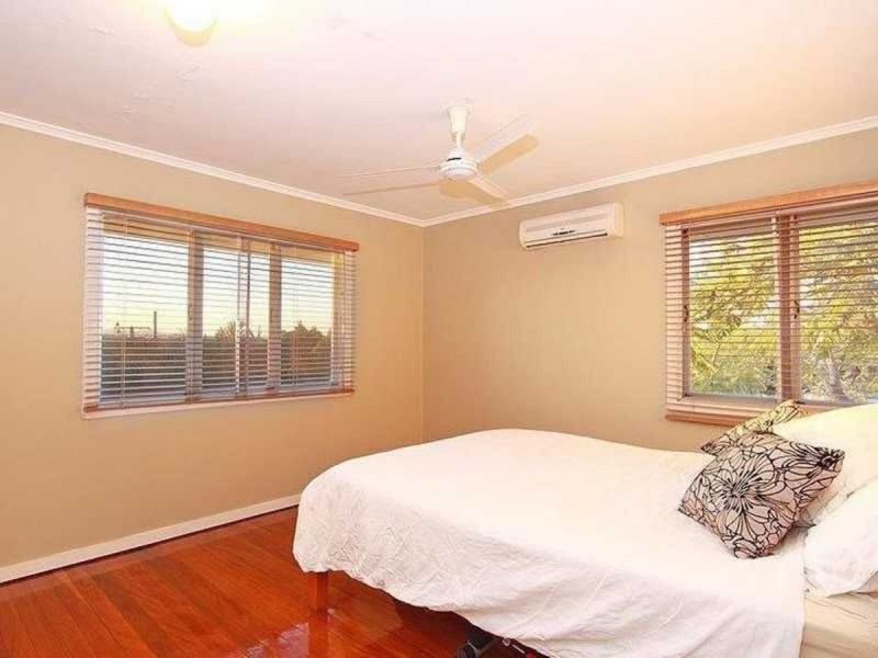 20 Burbank Street, Stafford Heights QLD 4053