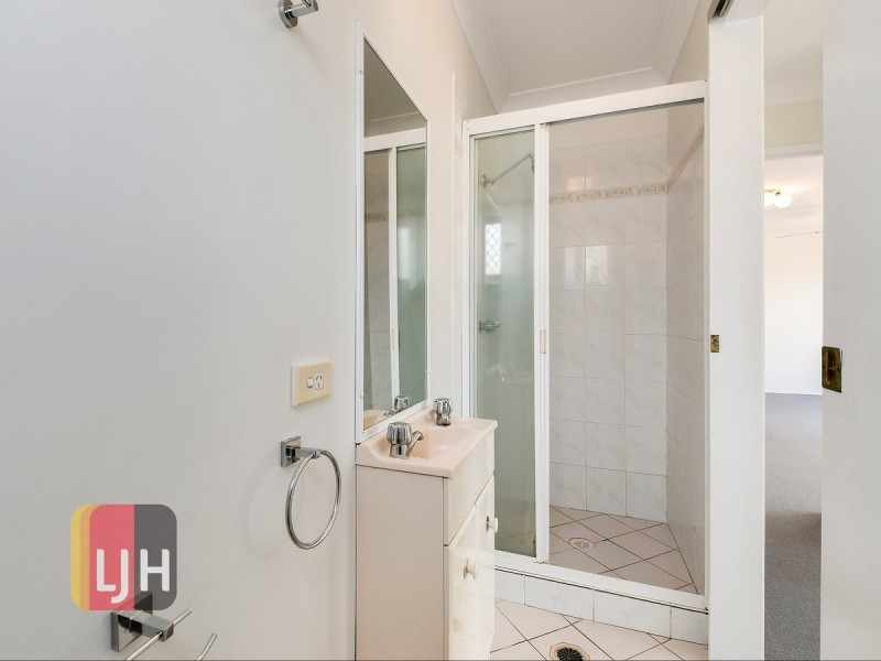 22 Eddowes Street, Kedron QLD 4031