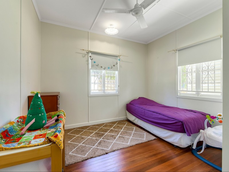 228 Kitchener Road, Stafford Heights QLD 4053