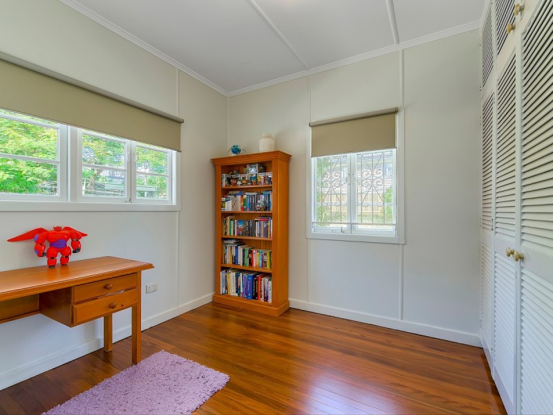 228 Kitchener Road, Stafford Heights QLD 4053