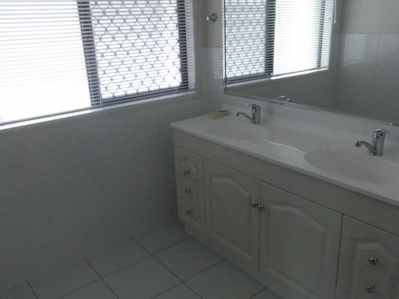 8 Lewis Street, Clayfield QLD 4011