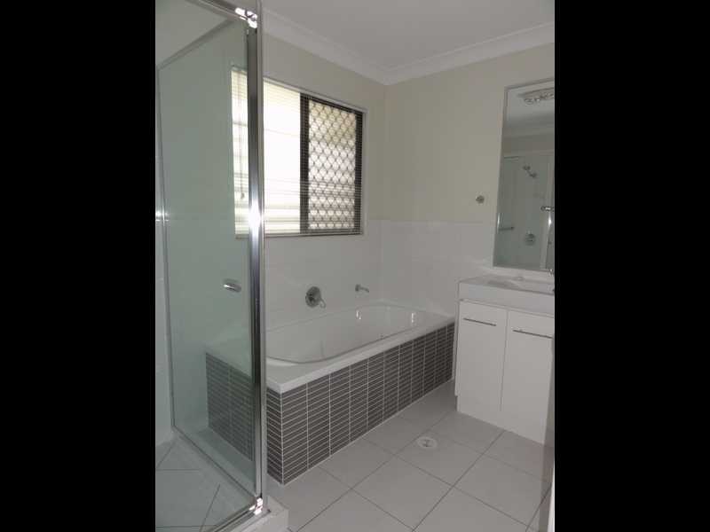 8 Lewis Street, Clayfield QLD 4011