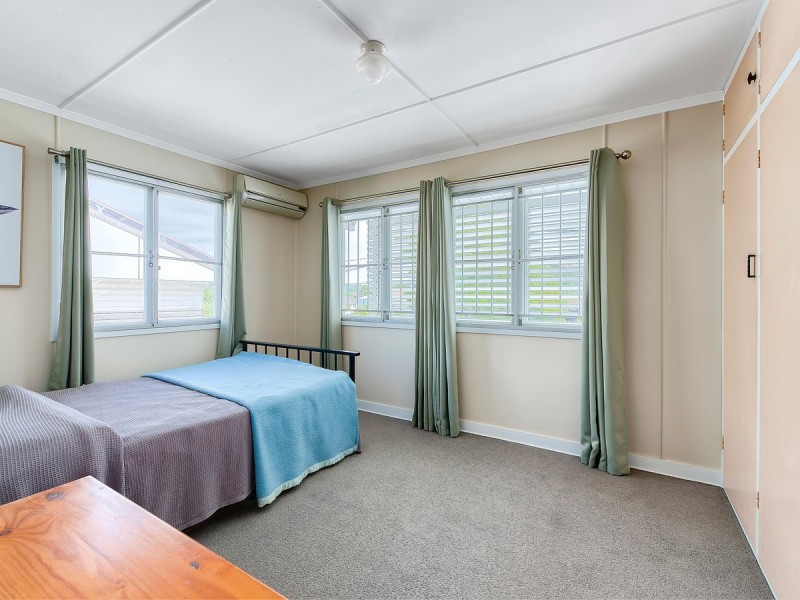 9 Brewster Street, Stafford Heights QLD 4053