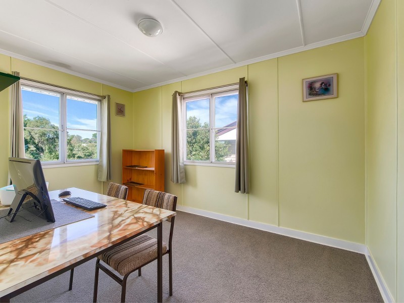 9 Brewster Street, Stafford Heights QLD 4053