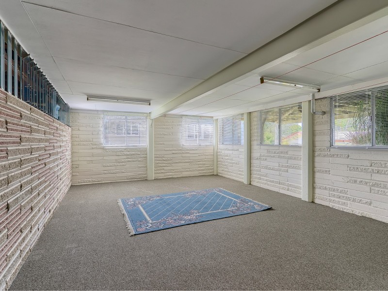 9 Brewster Street, Stafford Heights QLD 4053