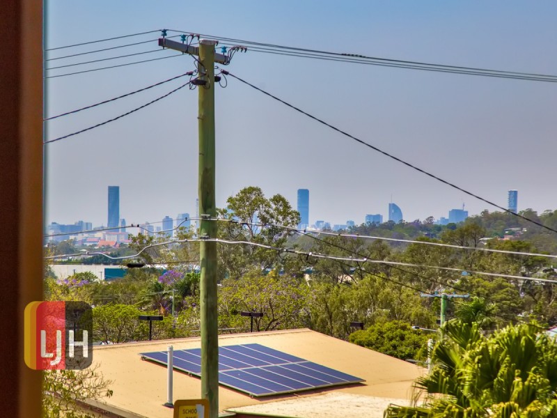 27 Thuruna Street, Stafford QLD 4053