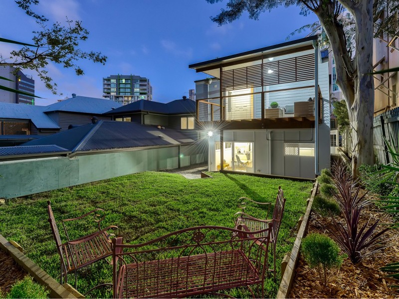 19 Bartley Street, Spring Hill QLD 4000