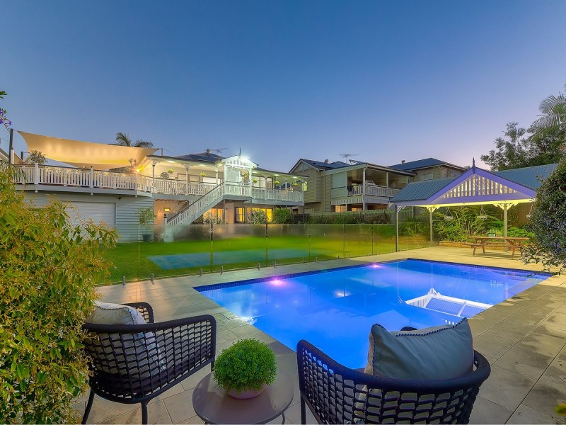18 Seventh Avenue, Kedron QLD 4031