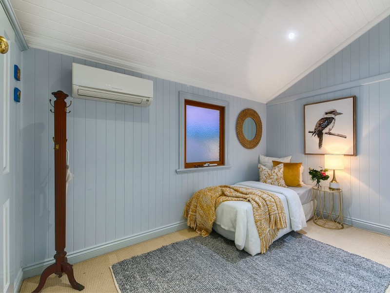 18 Seventh Avenue, Kedron QLD 4031