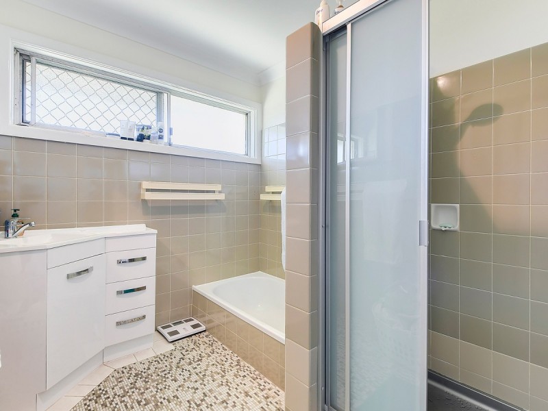 73 Niven Street, Stafford Heights QLD 4053