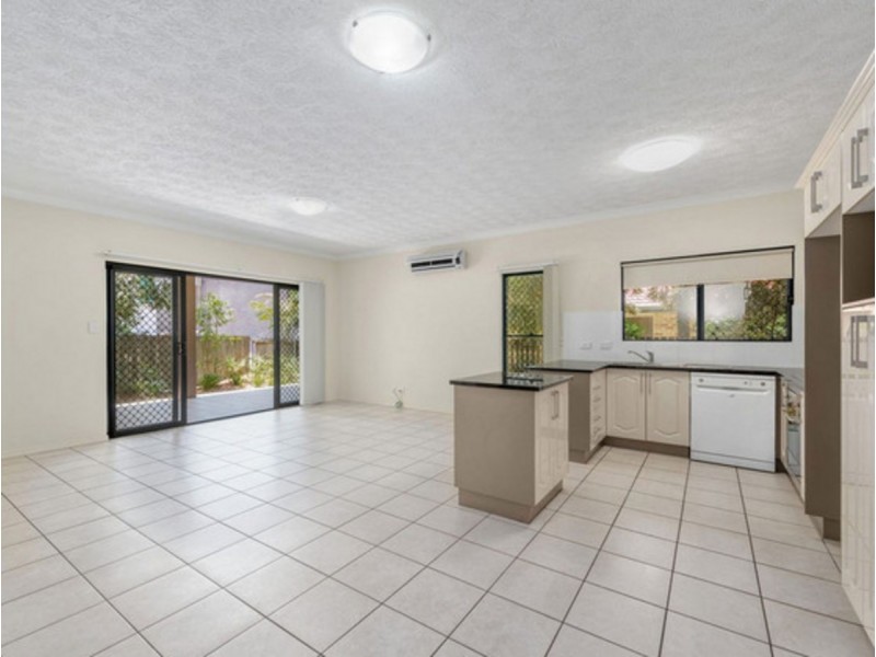 2/97 Wallace Street, Chermside QLD 4032