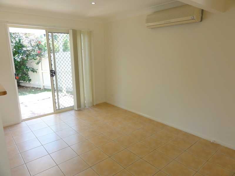 4/12 Greenbank Street, Chermside QLD 4032