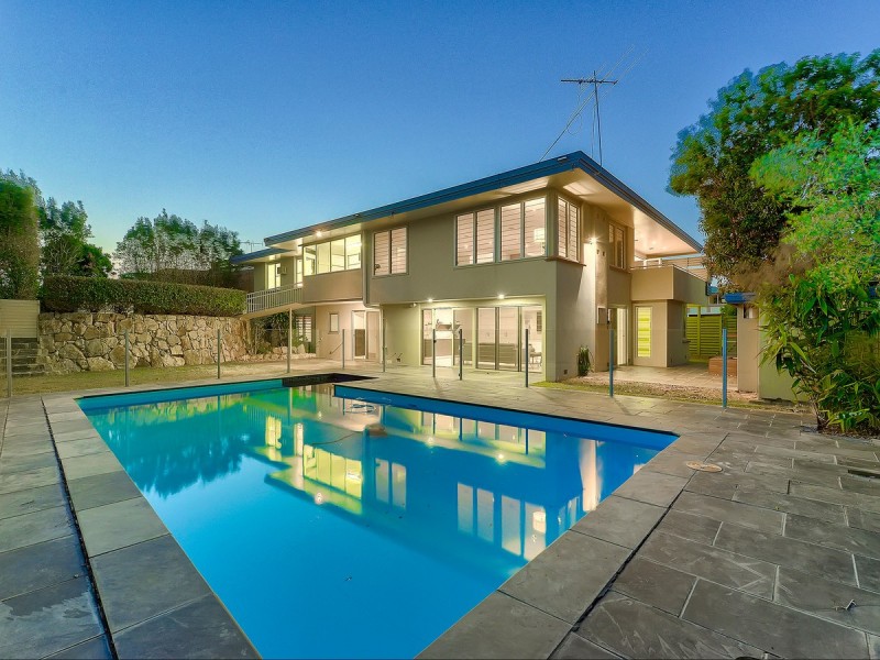 118 Wilgarning Street, Stafford Heights QLD 4053