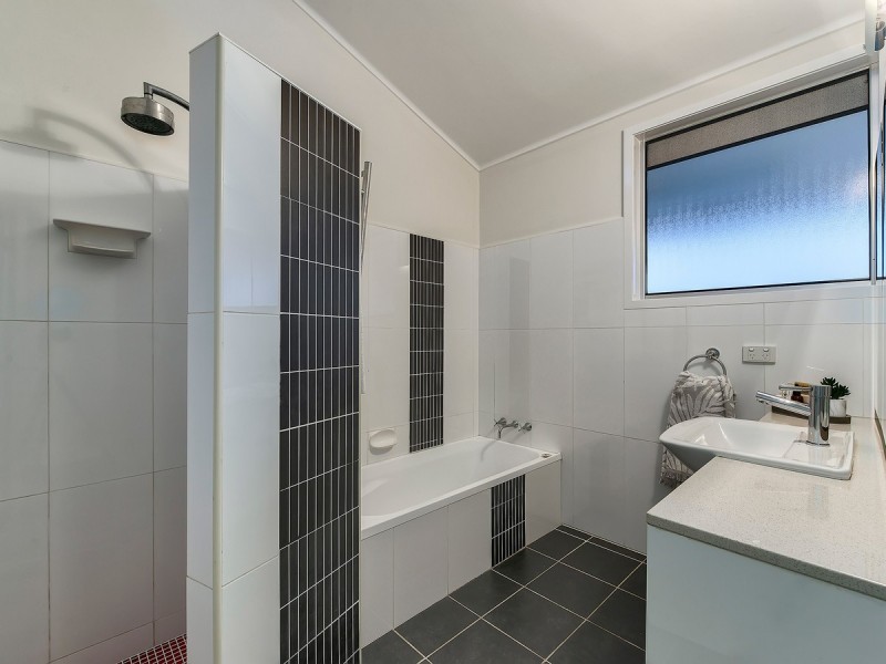 118 Wilgarning Street, Stafford Heights QLD 4053