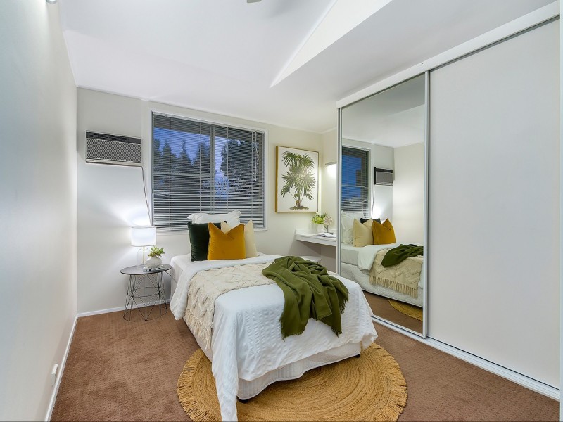 118 Wilgarning Street, Stafford Heights QLD 4053