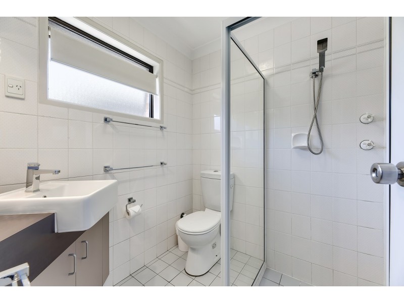 Furnished units/95 Nudgee Road, Hamilton QLD 4007